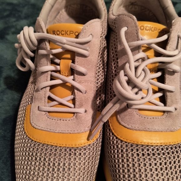 Size 8.5 Rockport women sneakers. colors, grey and yellow. Great condition. - Picture 10 of 10